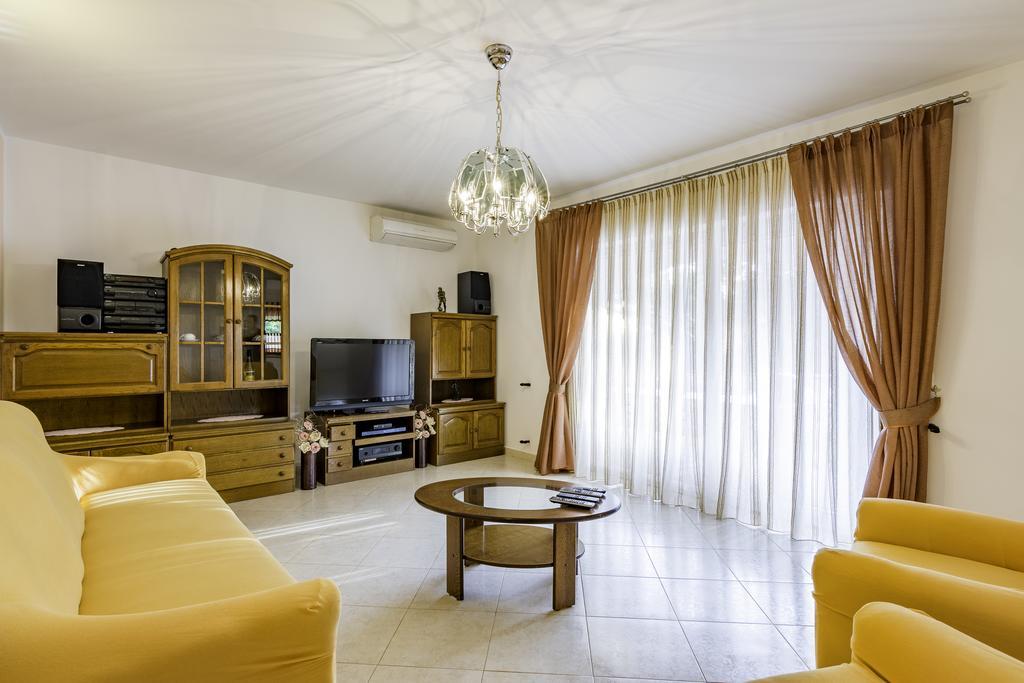 Apartmani Radmila Nova Vas  Exterior foto